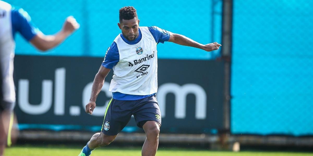 Borja participa de primeiro treino no Grêmio