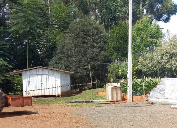 Poste cai sobre uma mulher no interior de Rio dos Índios e causa um óbito