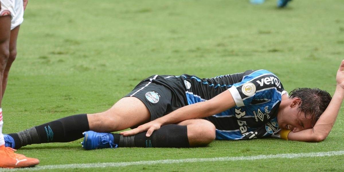 Geromel tem lesão de ligamento no tornozelo e desfalca o Grêmio por pelo menos dois meses