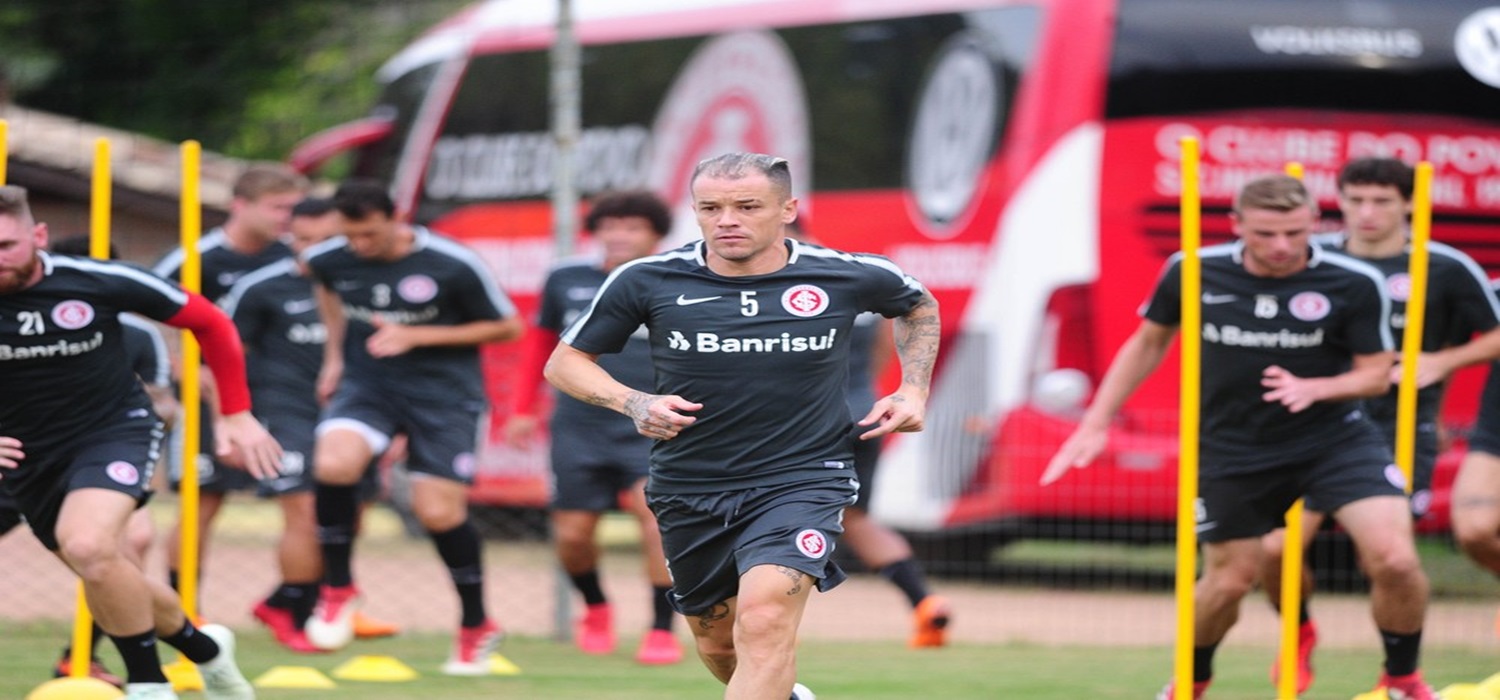 Longe da pressão, Inter fecha treino em refúgio e mantém mistério para o Gre-Nal