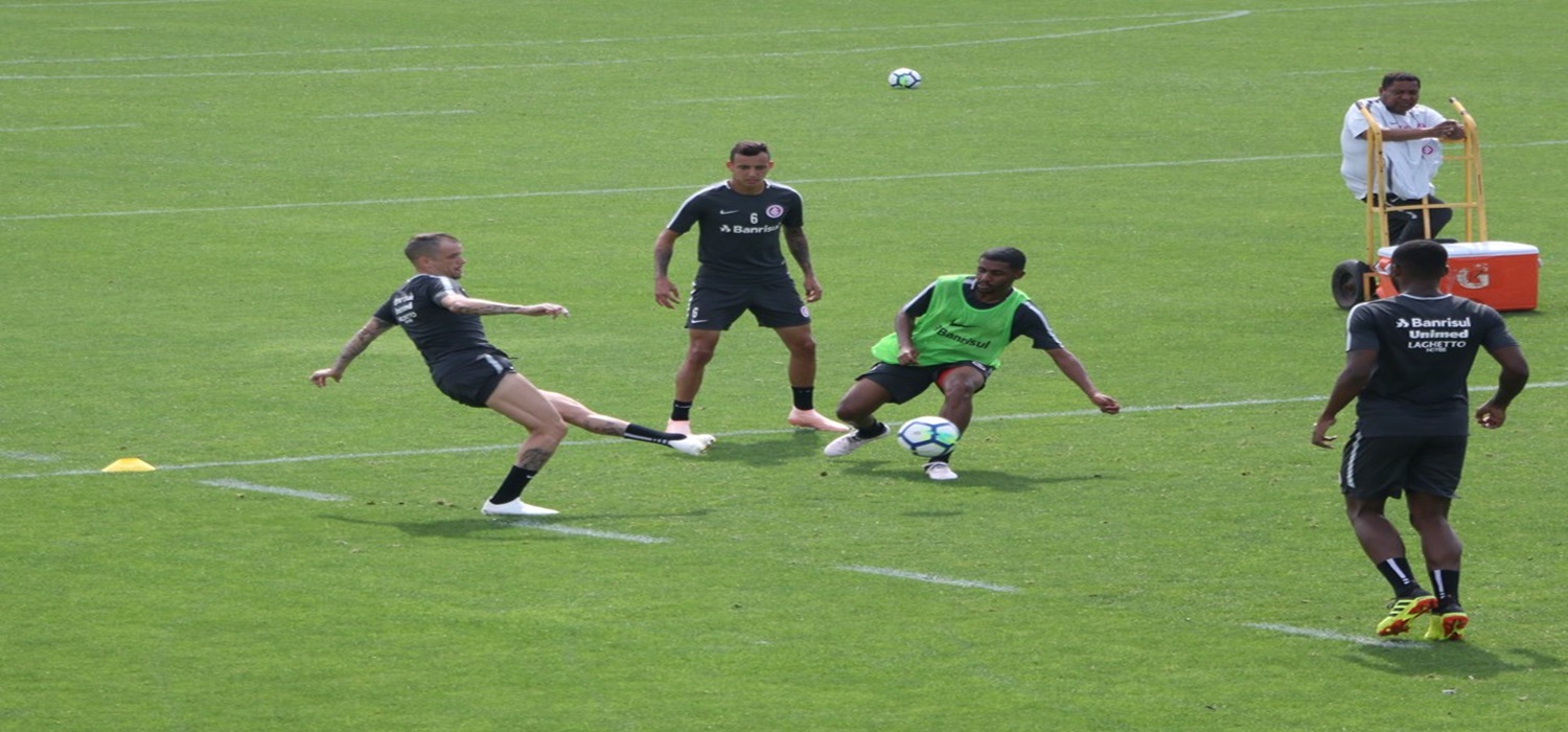 Odair dá atenção à posse de bola e evita indicar substituto de Patrick em treino do Inter