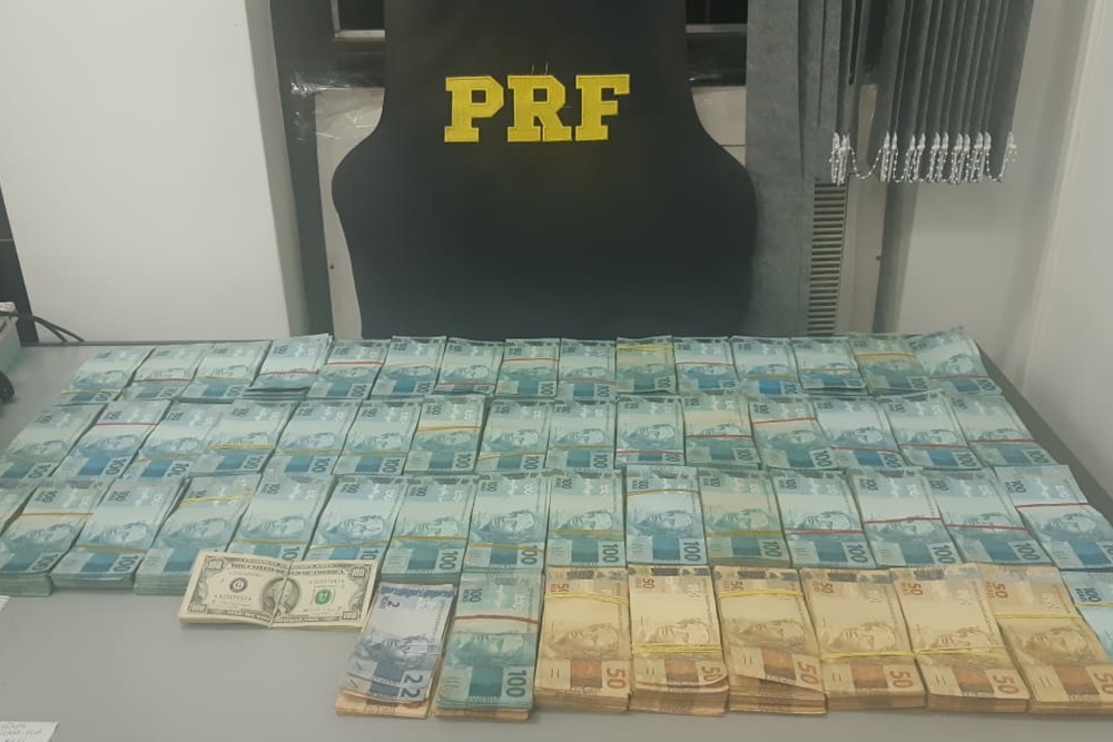 PRF apreende cerca de meio milhão de reais sem procedência na BR 158