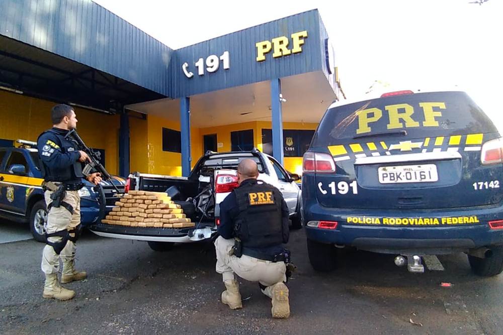 PRF apreende 45 quilos de maconha em caminhonete clonada na região de Erechim