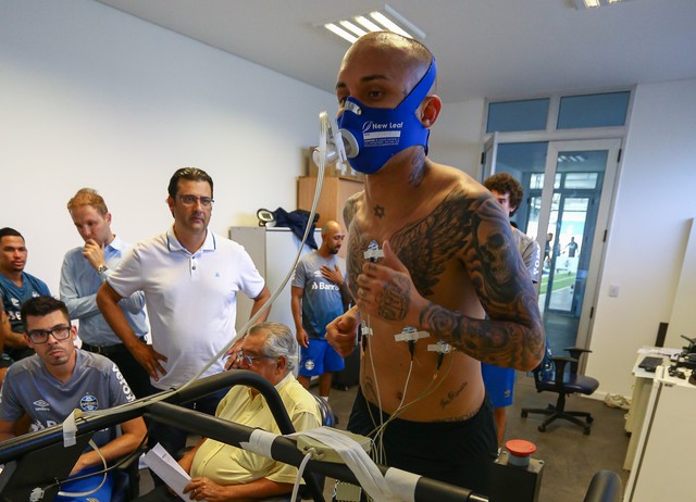 Atividades físicas, exames e vacinação: como serão os dias do Grêmio com treinos suspensos