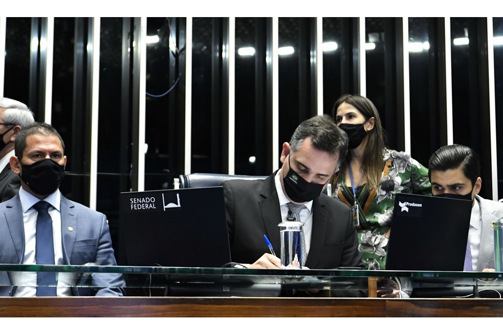 PEC da reforma eleitoral é promulgada no Congresso