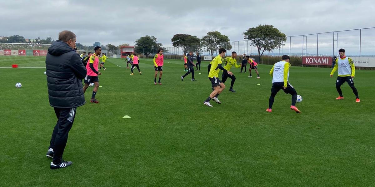 Diego Aguirre comanda o primeiro treino após retorno ao Inter