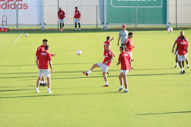 Inter x Universidad de Chile: Coudet fecha treino para definir meio-campo na decisão