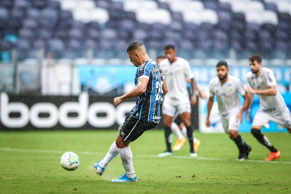 Grêmio e Santos empatam em Porto Alegre em jogo com 3 pênaltis