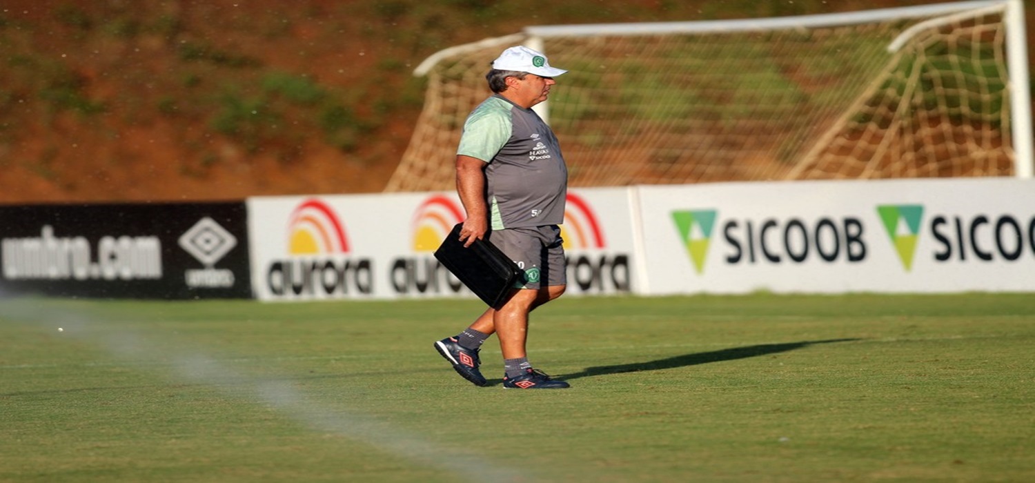 Para manter histórico, Kleina pede para Chape 