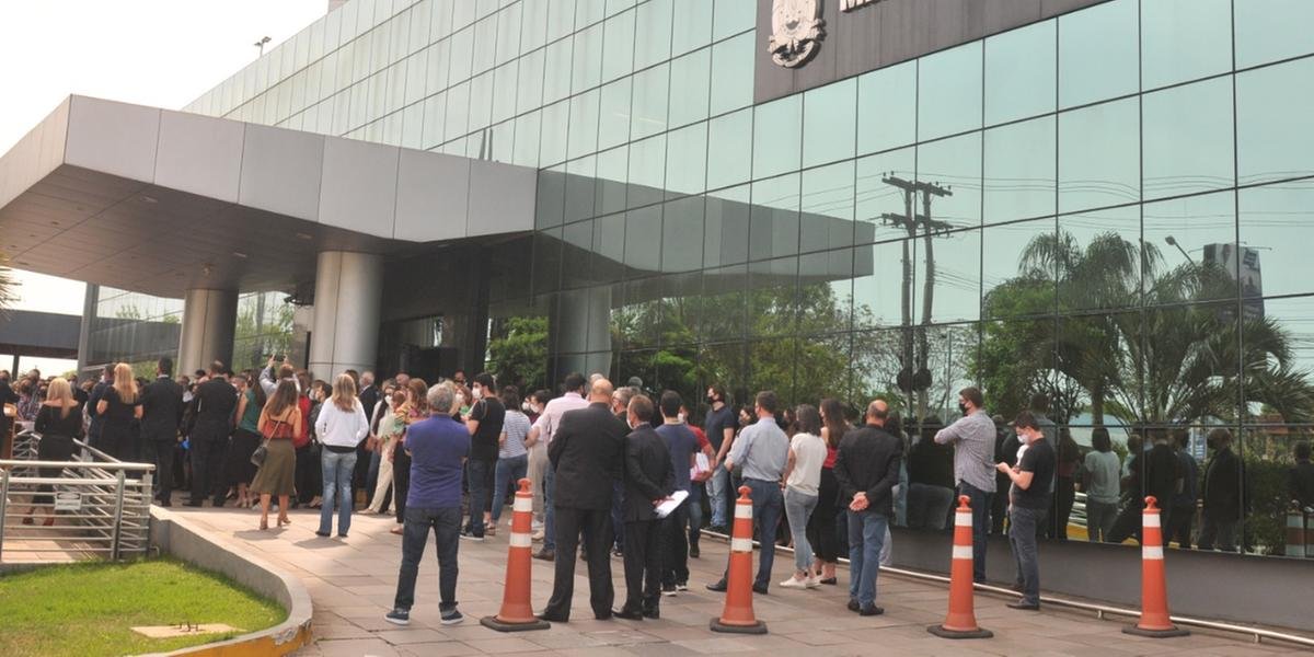 Promotores e procuradores protestam em Porto Alegre contra a PEC 05/21