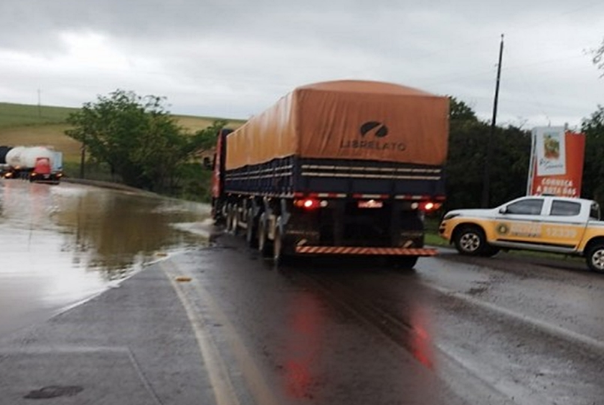 Rodovias do RS estão com trechos interditados em razão das chuvas