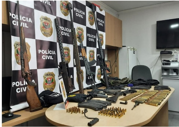 Encontrado depósito com armas de quadrilha que fez ataque em Guarapuava