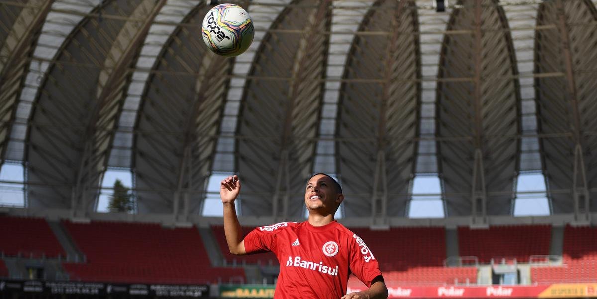 Coudet testa alternativas no reencontro dos jogadores com o Beira-Rio