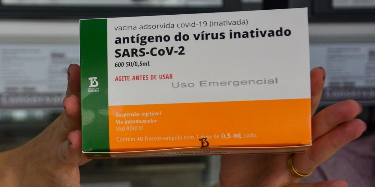 Ministério da Saúde comprará 54 milhões de doses da Coronavac na terça, diz Butantan