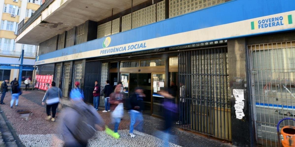 Segunda parcela do 13º do INSS começa a ser depositada hoje