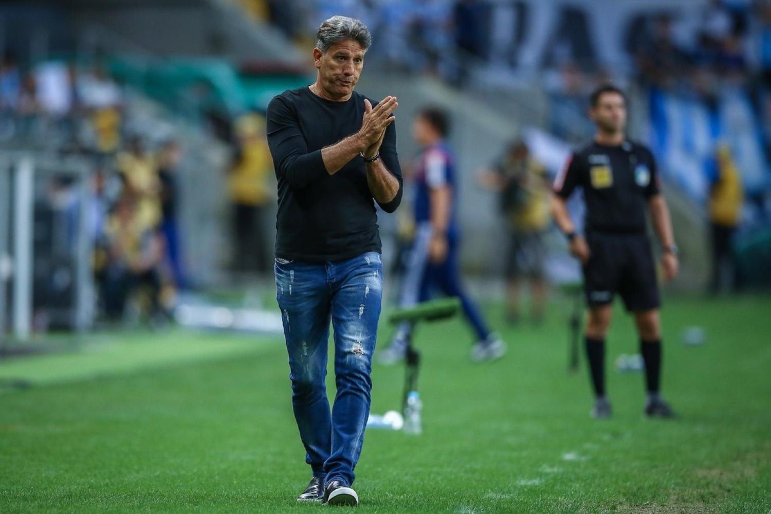 Renato cita profissionalismo e utilizará titulares contra o Cruzeiro: 