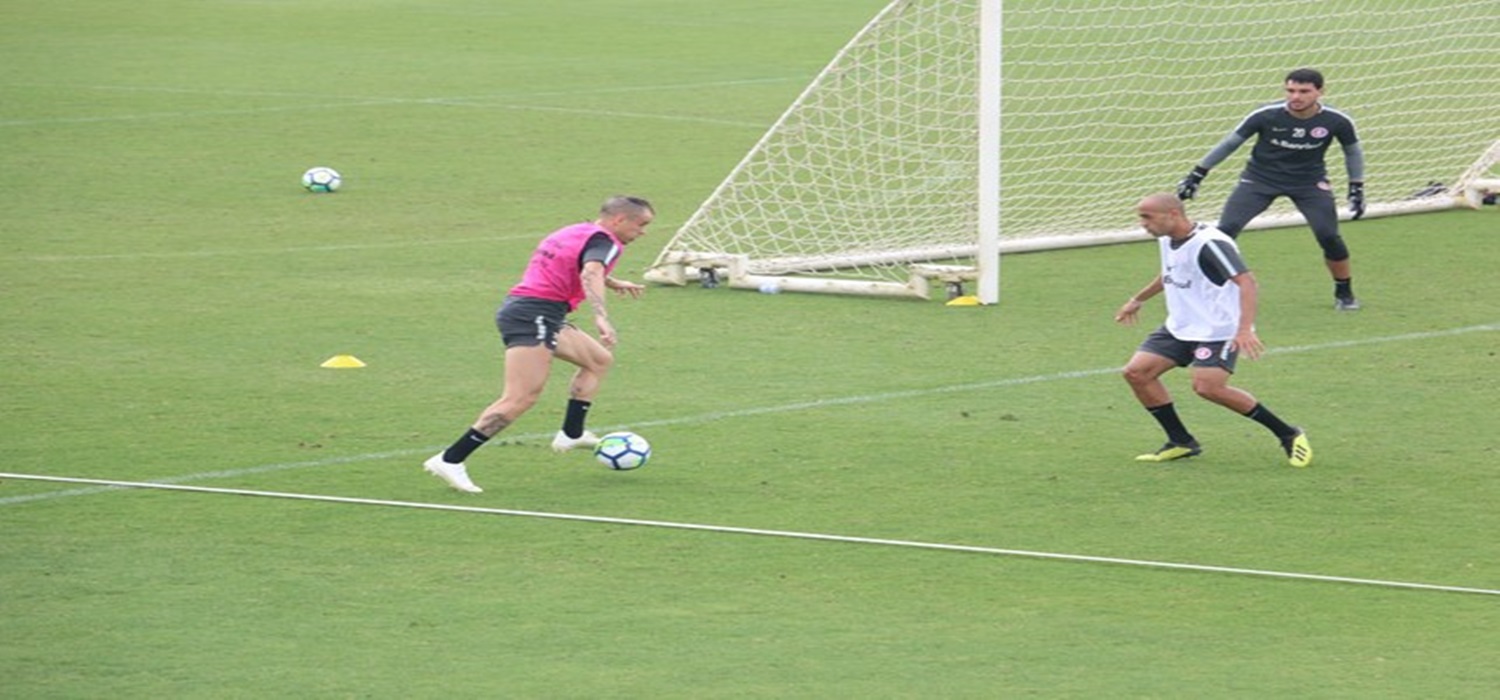 Sem Moledo e Dourado, Odair comanda treino técnico e evita indicar time para pegar o Ceará