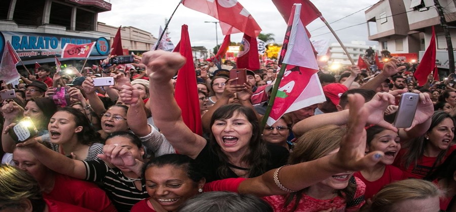 Diante de sem terra e pequenos agricultores, Lula faz maior ato de sua caravana em Palmeira das Missões