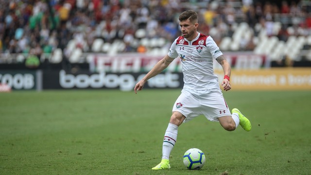 Grêmio avança e fica mais perto de Caio Henrique; Flu espera resposta do Atlético de Madrid