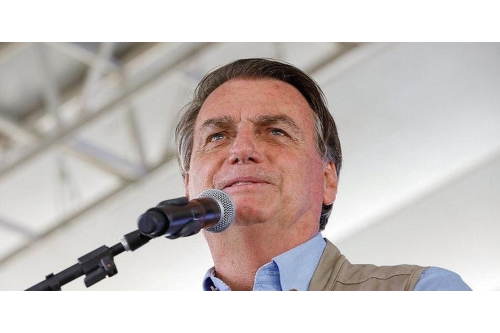 Bolsonaro pede aprovação de PL que fixa ICMS de combustíveis