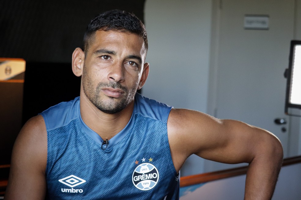 Diego Souza se reapresenta ao Grêmio e passa por novo exame para Covid-19