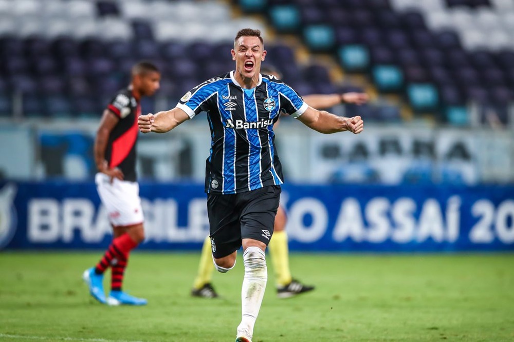 Grêmio vence em casa o Atlético-GO por 2 a 1, no último confronto do ano pelo Brasileirão